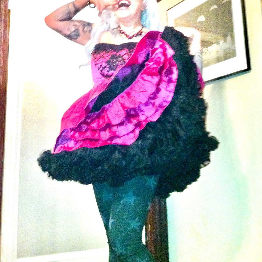 RARE BETSEY JOHNSON FULL CRINOLINE SKIRT WITH TAG - Picture 7 of 8